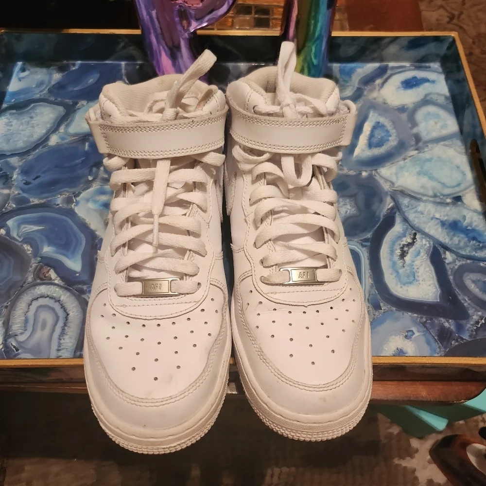 Nike Air Force 1 mid boys size 6.5Y